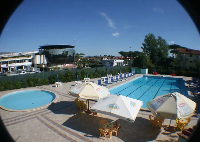 Hotel vicino al College: Camping Versilia Mare